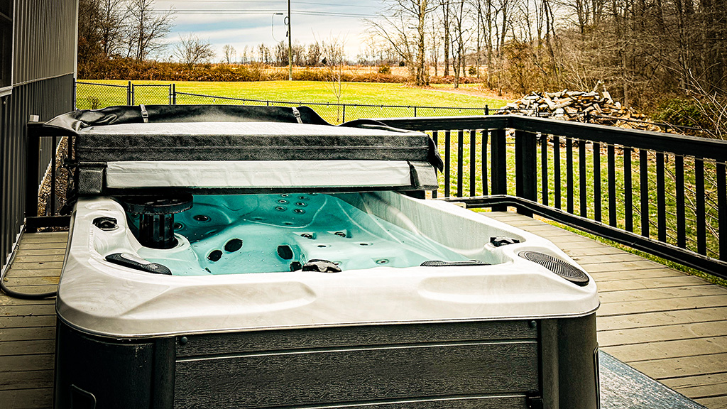 need some holiday lights out here!